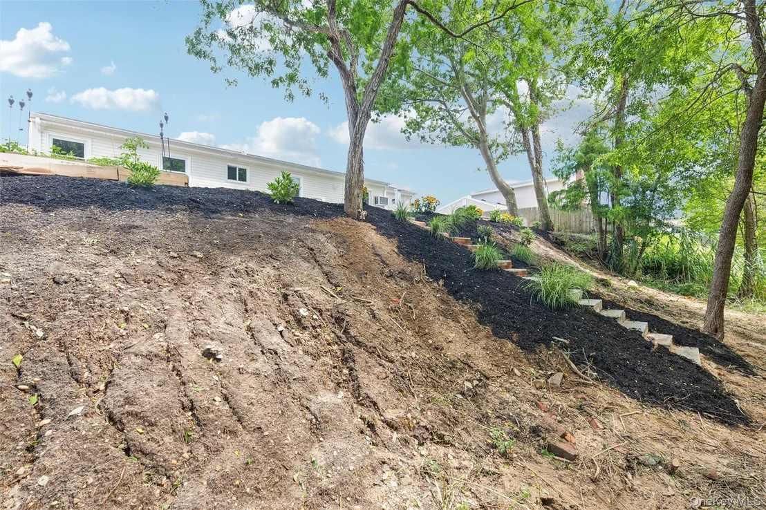 Photo of 91 Circle Drive W