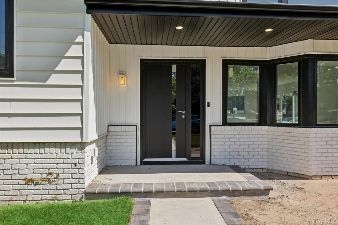 Photo of 934 Eileen Terrace
