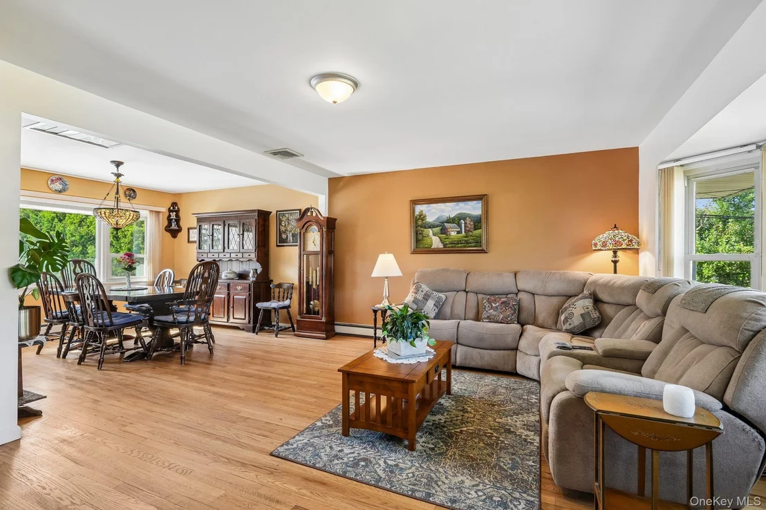 Photo of 11 Lenroc Drive