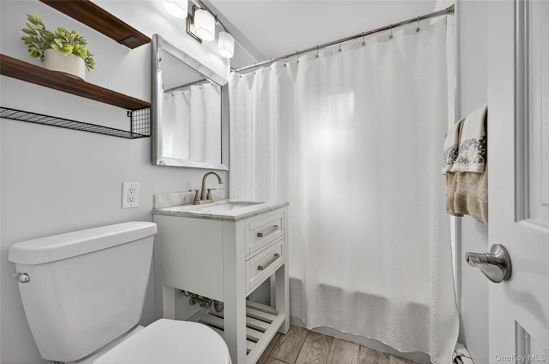 Photo of Unit 1B at 8 Terrace Circle