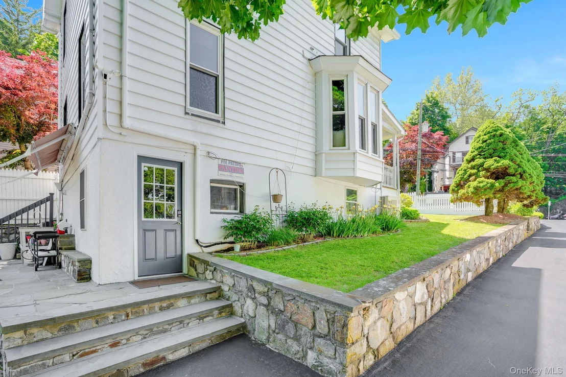 Photo of 119 Croton Avenue