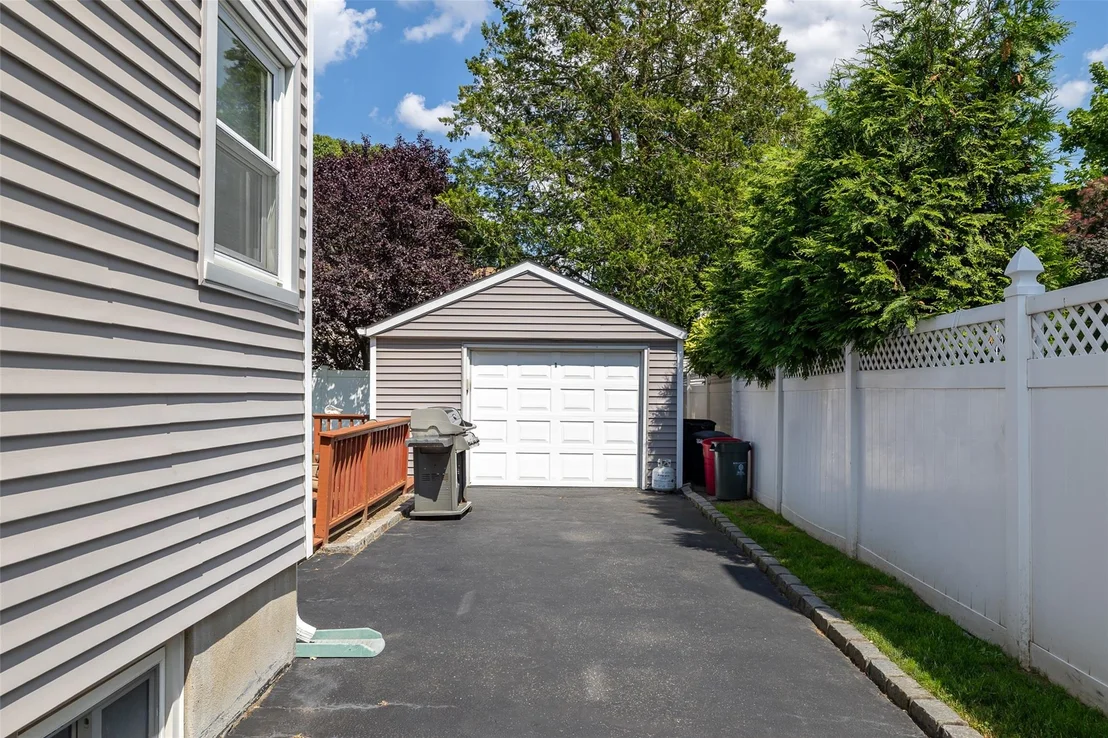 Photo of 2155 Maple Street