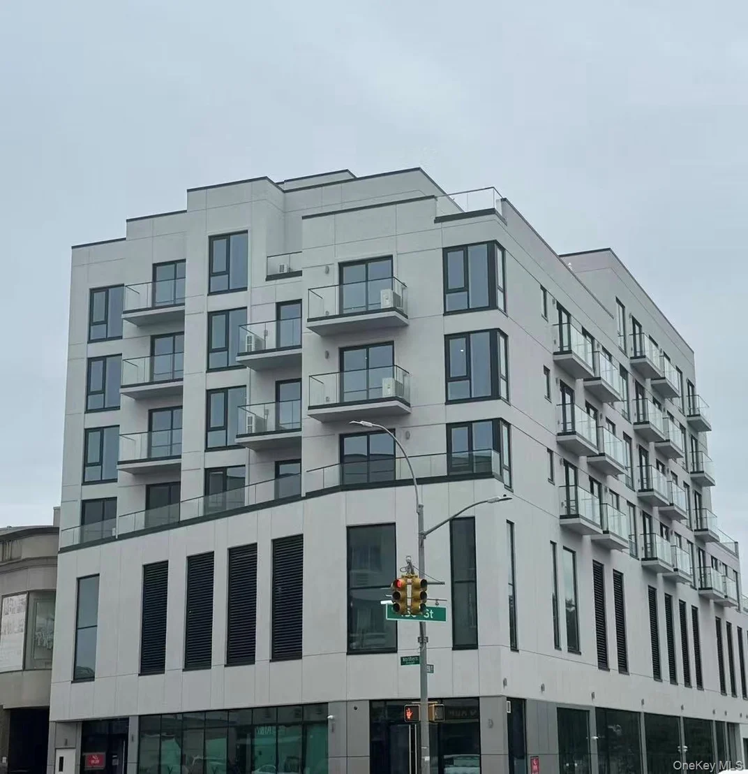 Photo of Unit 3D at 150-02 Northern Boulevard