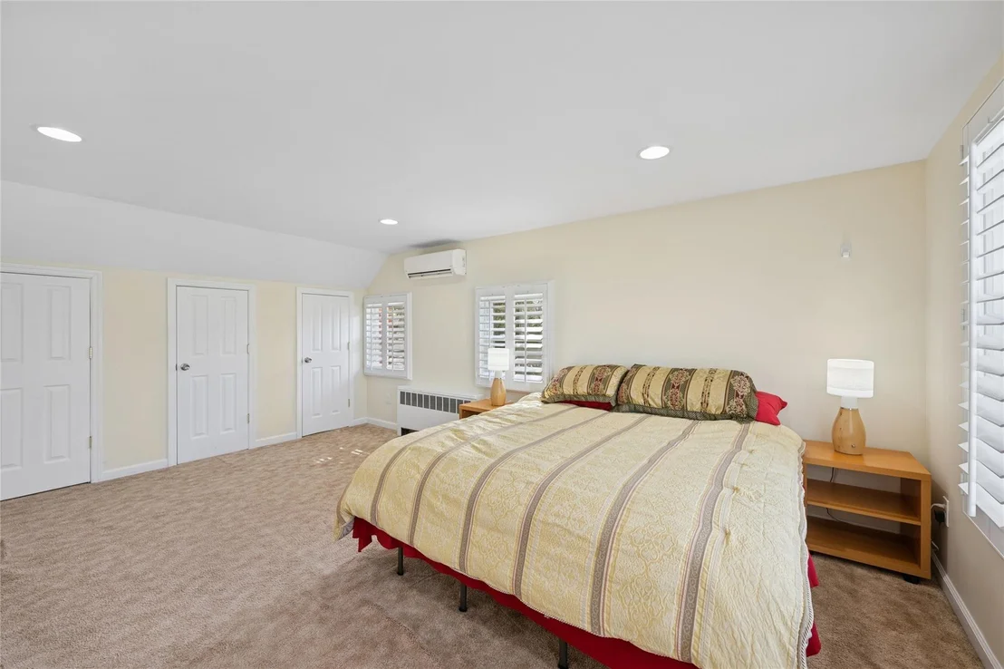 Photo of 108 Barnyard Lane