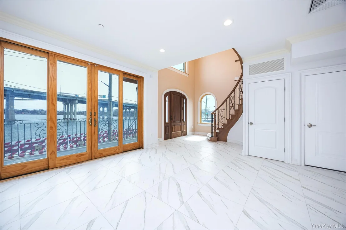 Photo of 10-42 Utopia Parkway