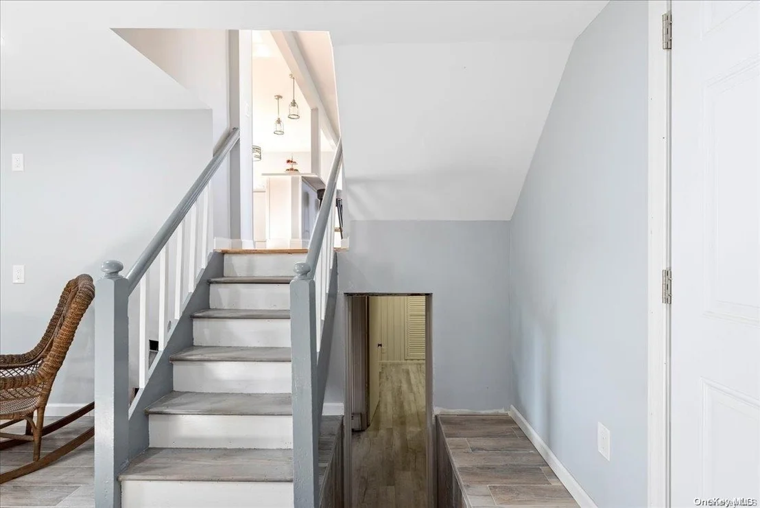 Photo of 35 Parkview Circle S