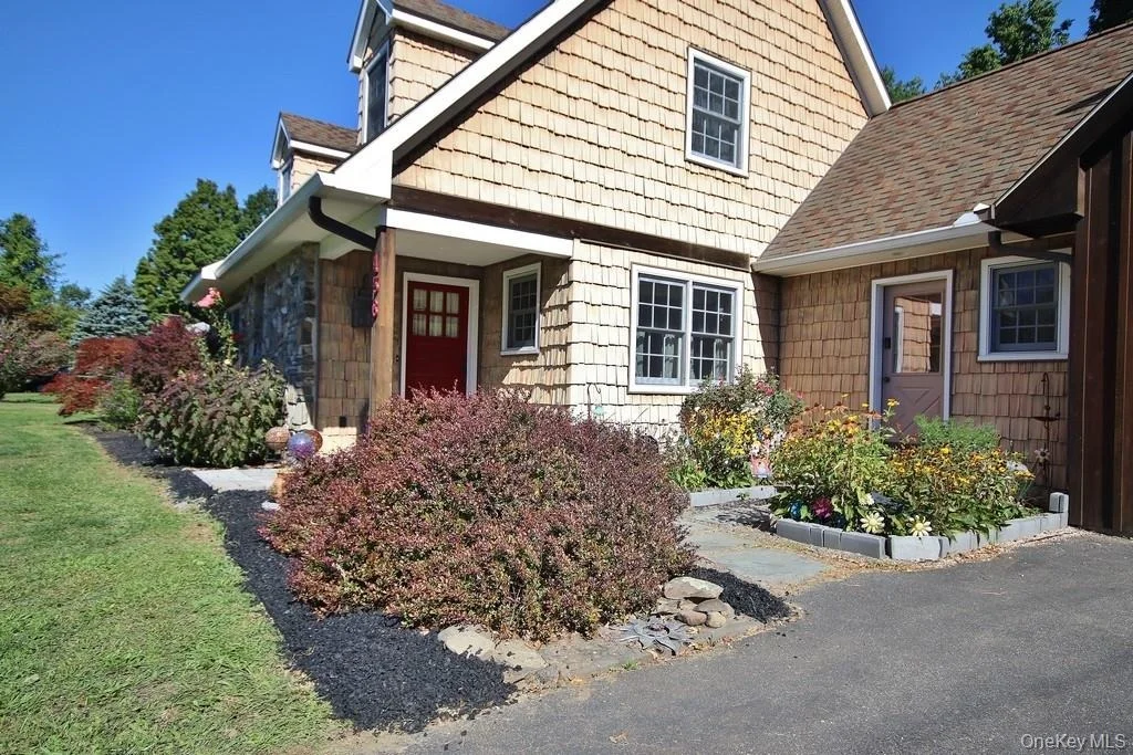 Photo of 138 Round Hill Road