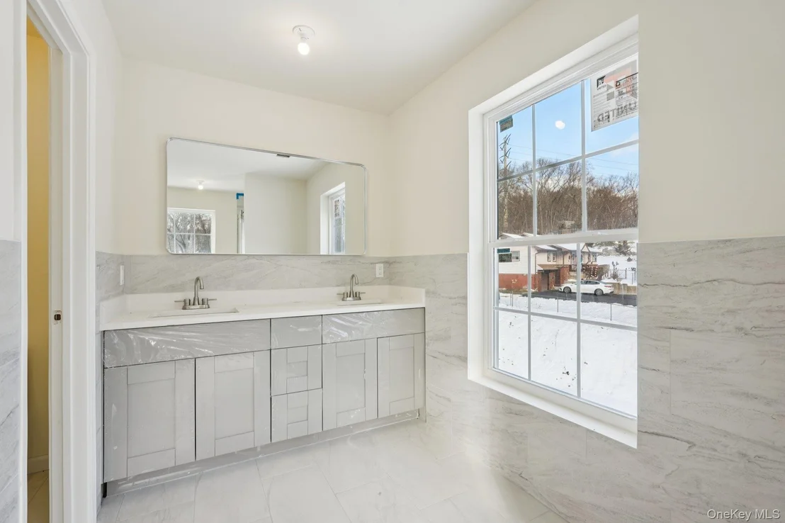 Photo of 14 Vargas (AKA 70 Jessup Ln) Circle