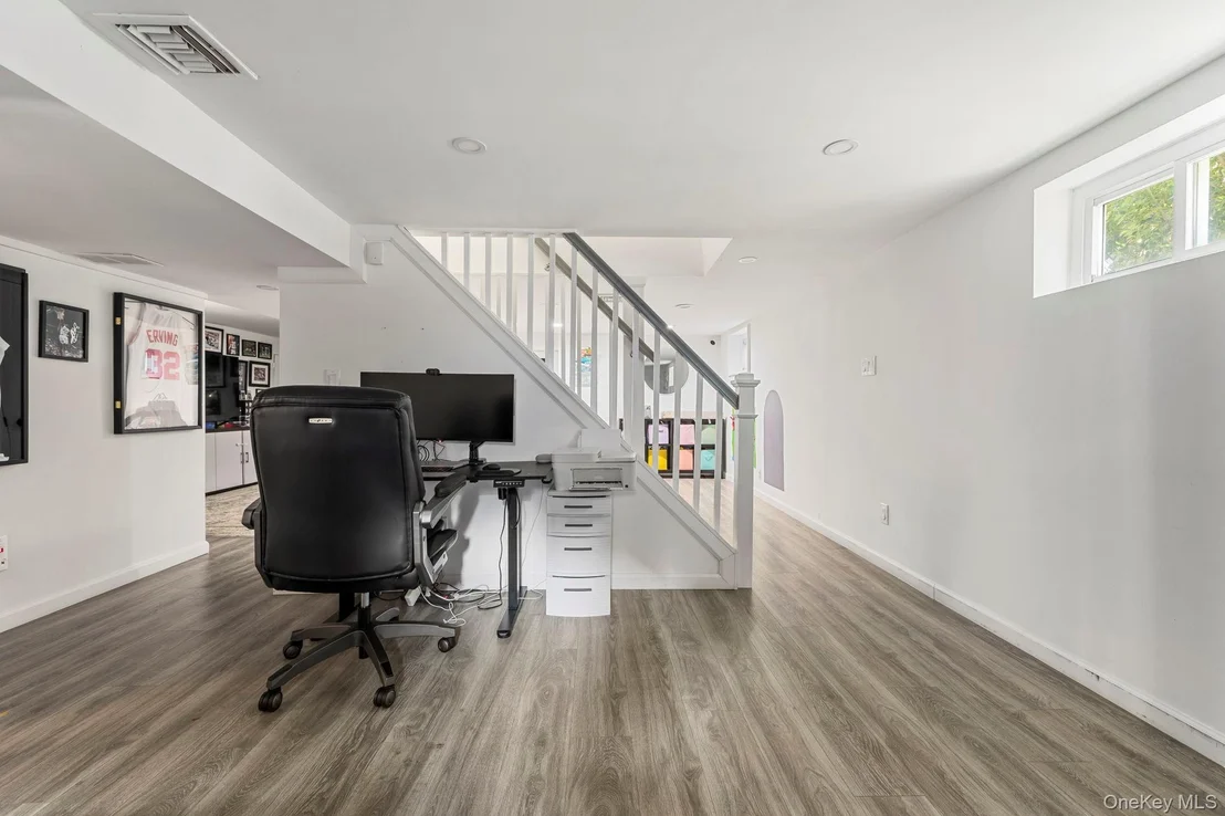 Photo of 80 Central Boulevard
