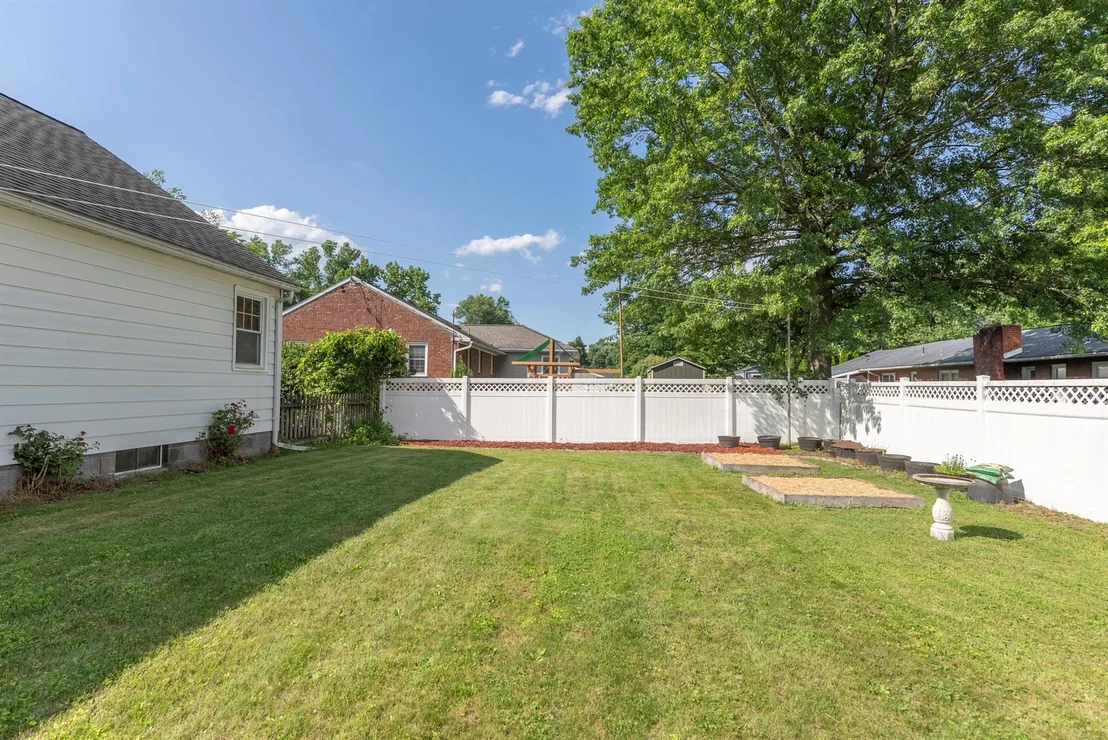 Photo of 1076 Decker Street