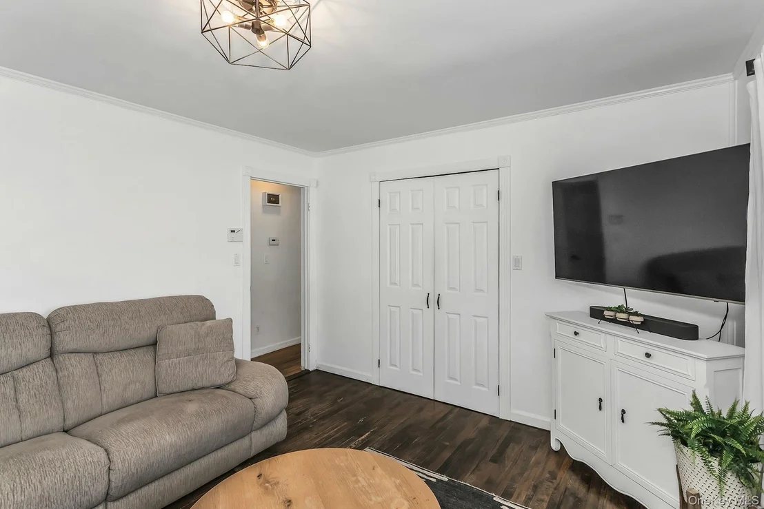 Photo of 991 Ferngate Drive