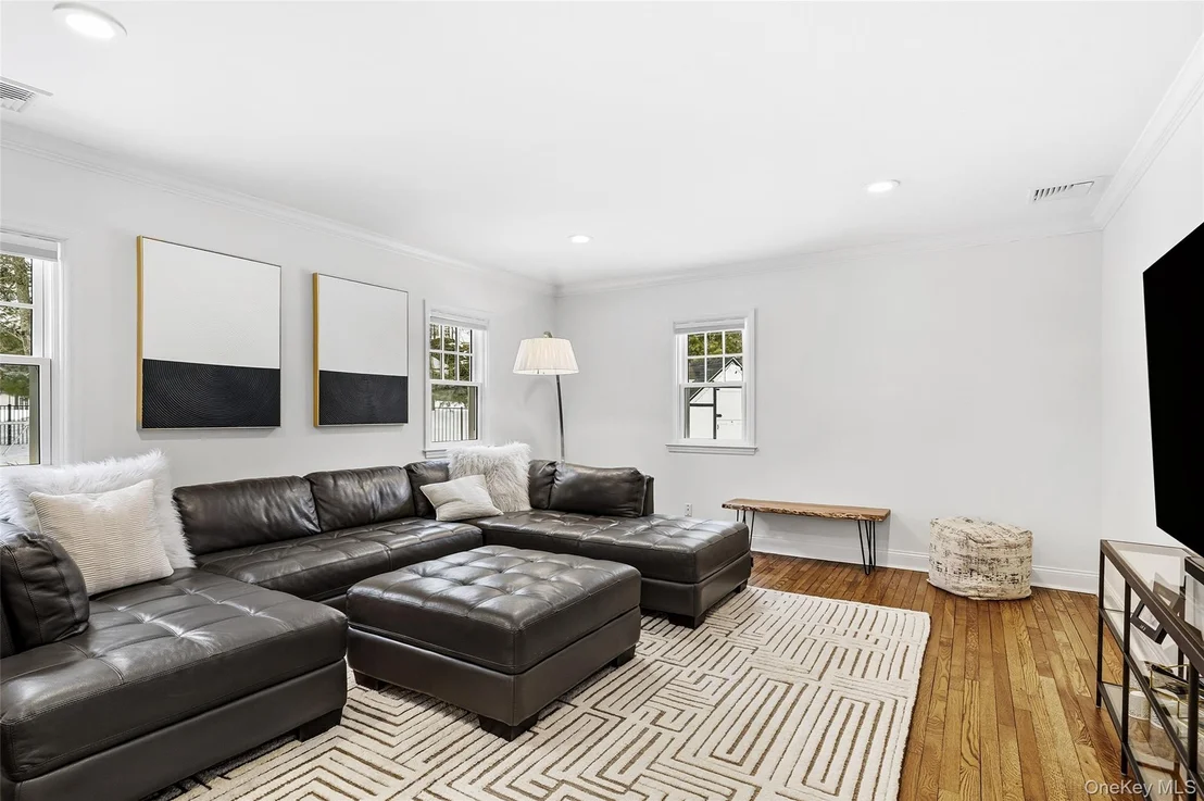Photo of 18 Lakeside Drive