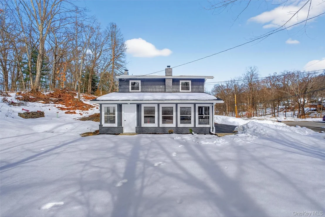 Photo of 74 Roosevelt Road