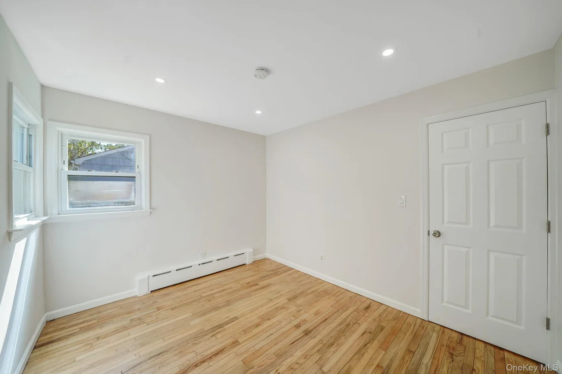 Photo of 2 W Walnut Street