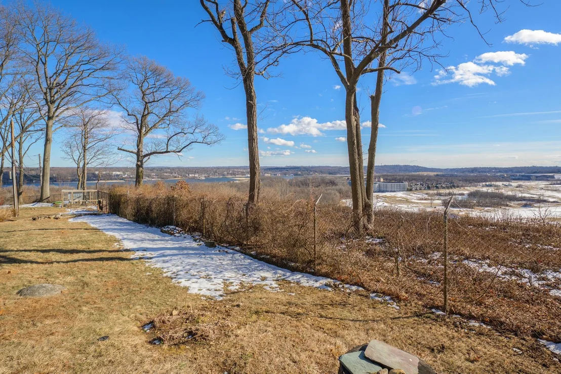 Photo of 87 Summit Road