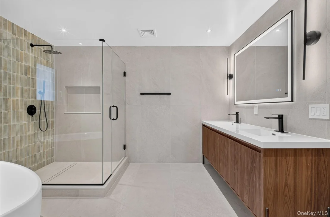 Photo of 2 Lee Place