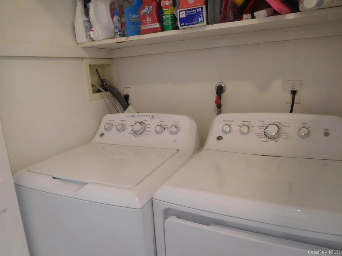 Photo of Unit A at 80 Oregon Avenue