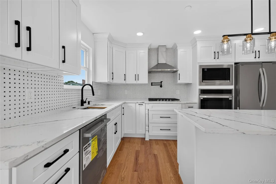 Photo of 265 Roosevelt Avenue