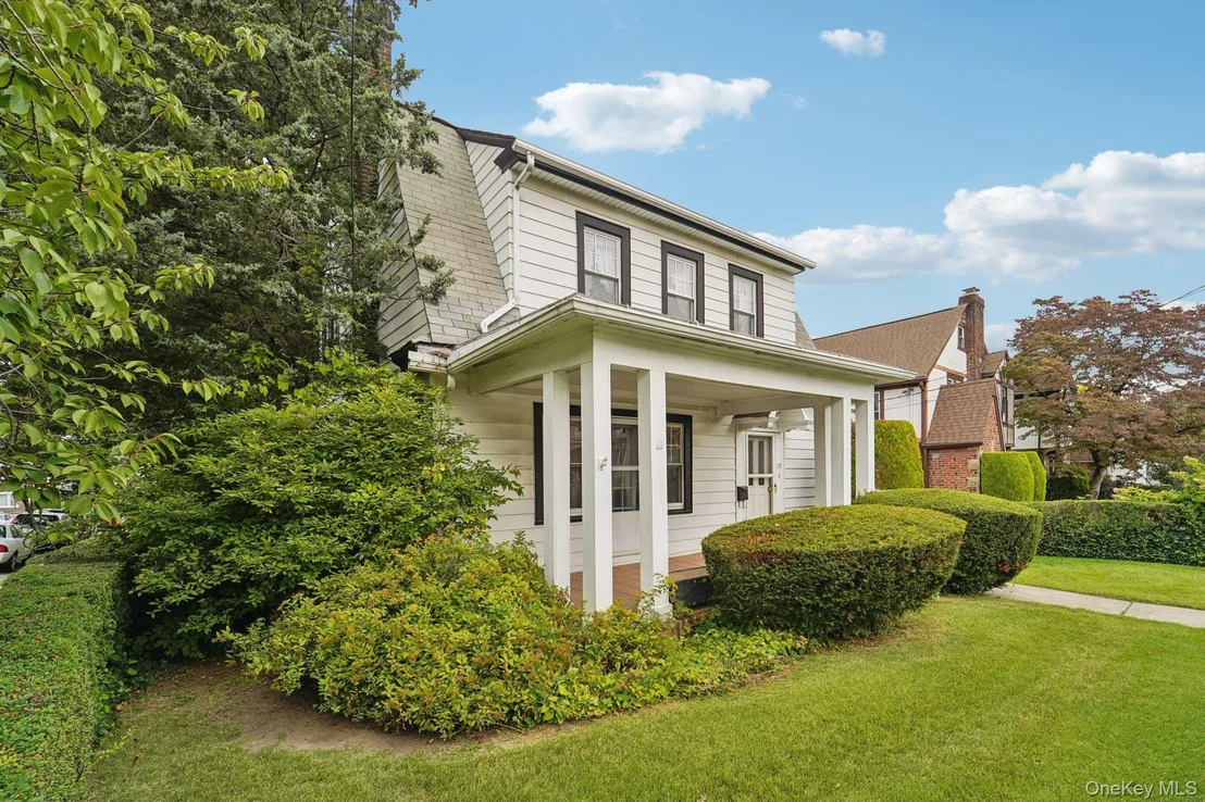 Photo of 115 Morsemere Avenue