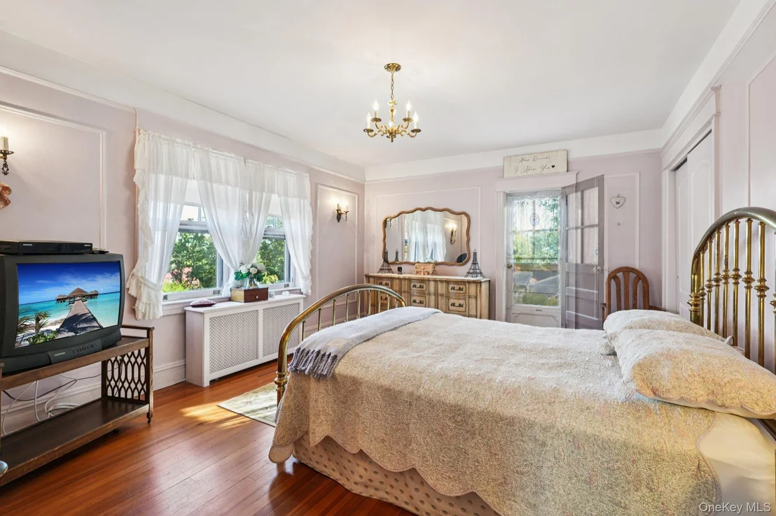 Photo of 18 Chippewa Road