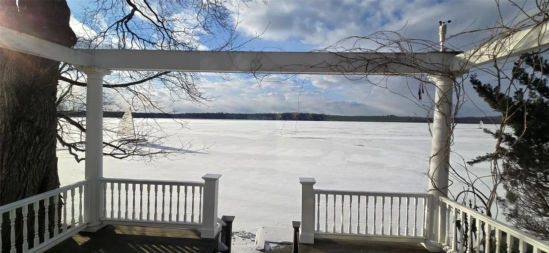Photo of 323 Lakeside Road