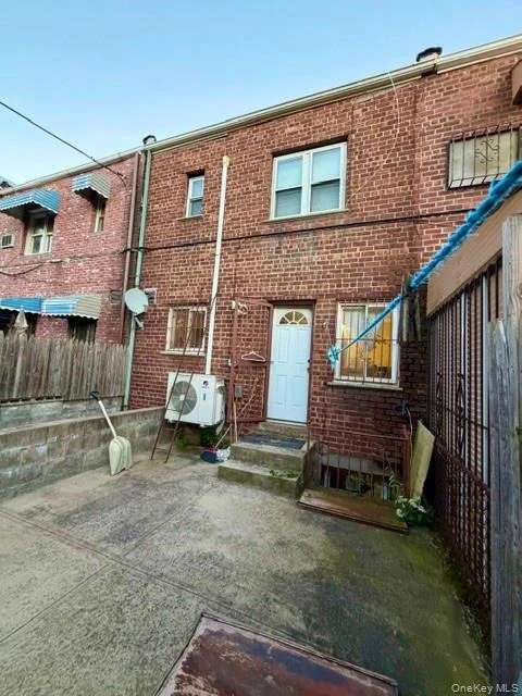 Photo of 4775 Barnes Avenue