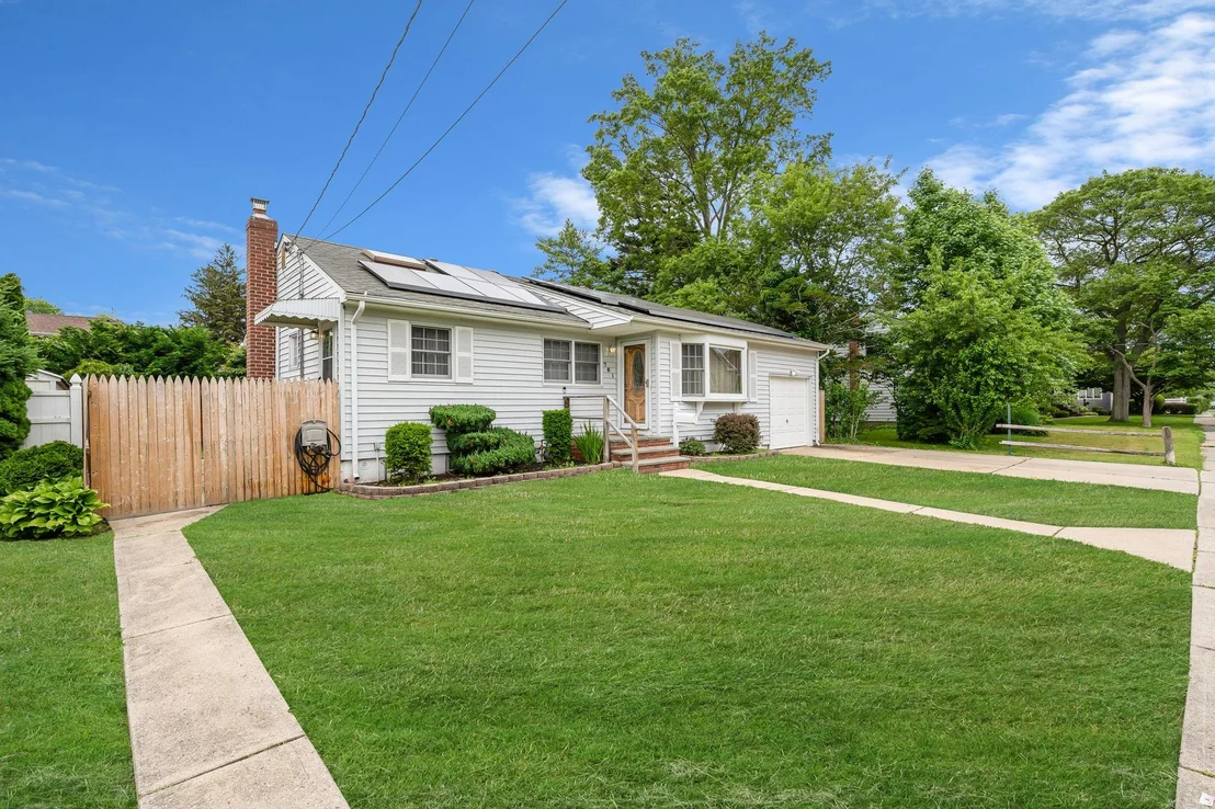Photo of 781 Bermuda Road
