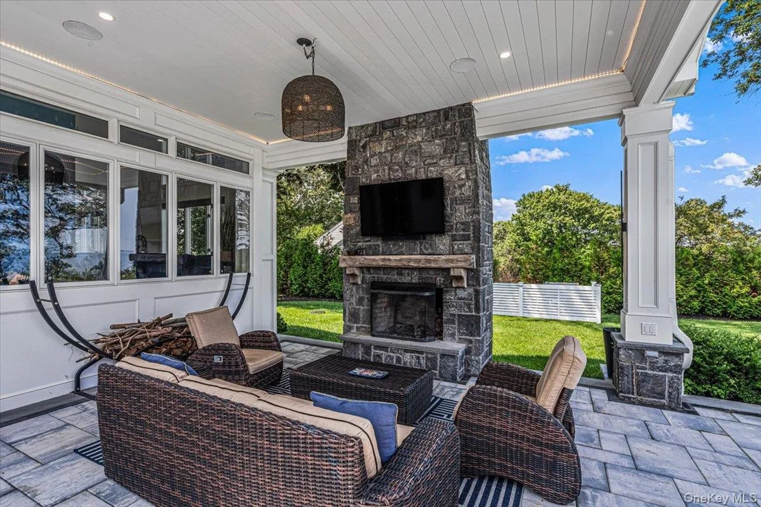 Photo of 37 Soundview Drive
