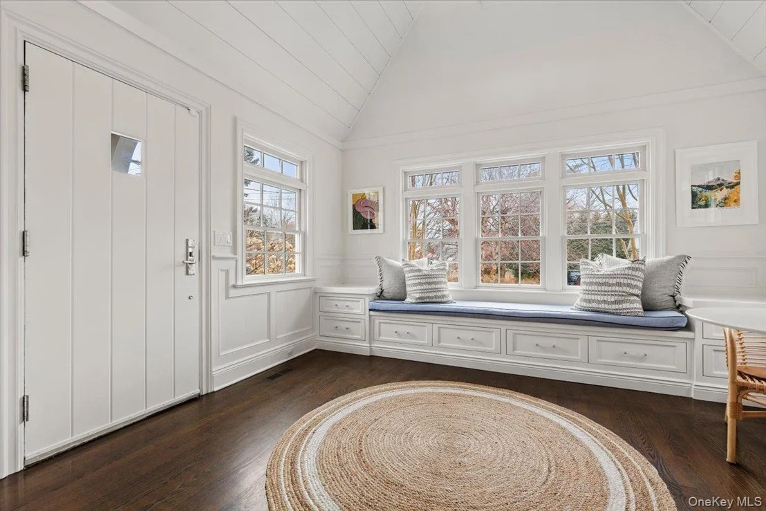 Photo of 2 Cowles Avenue