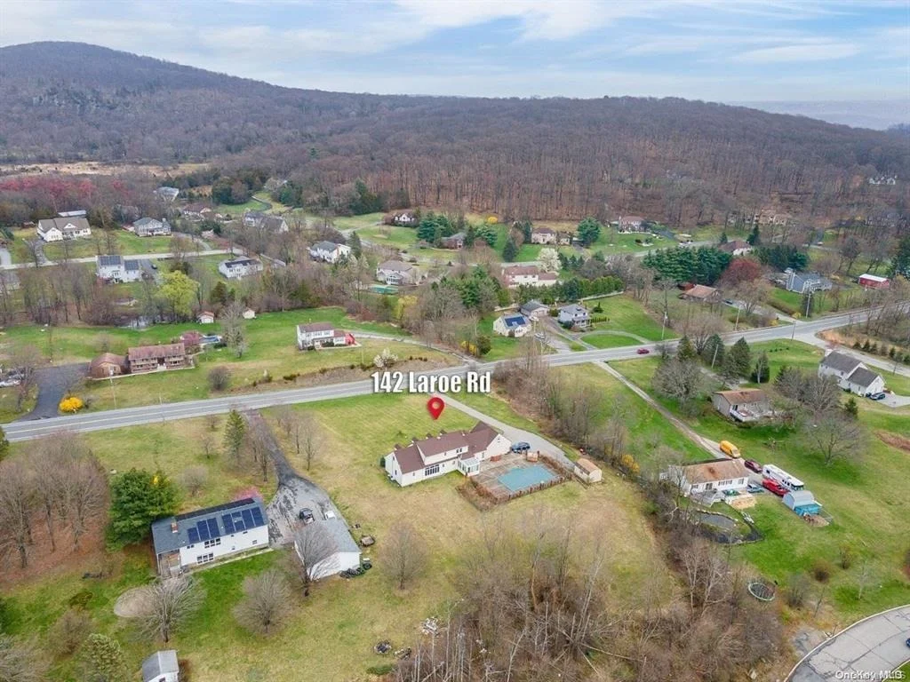 Photo of 142 Laroe Road