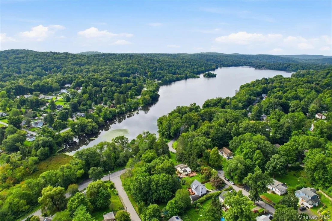 Photo of 9 Lawrence Drive