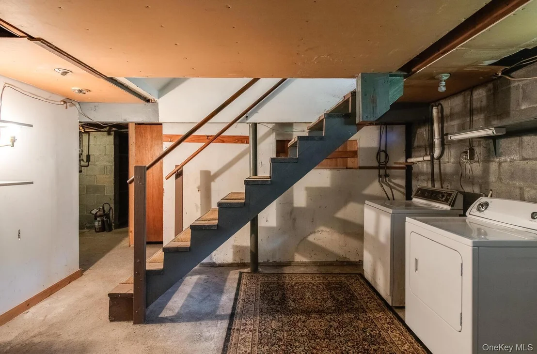 Photo of 44 Pine Woods Road