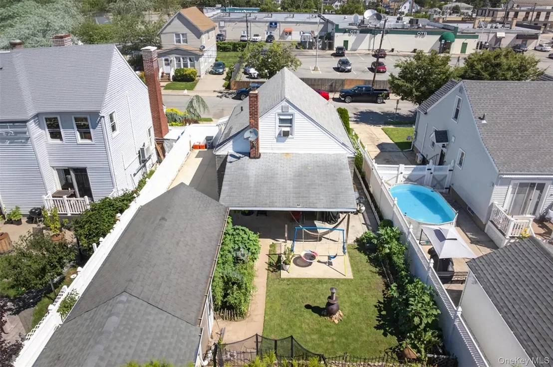 Photo of 1069 Phoebe Street