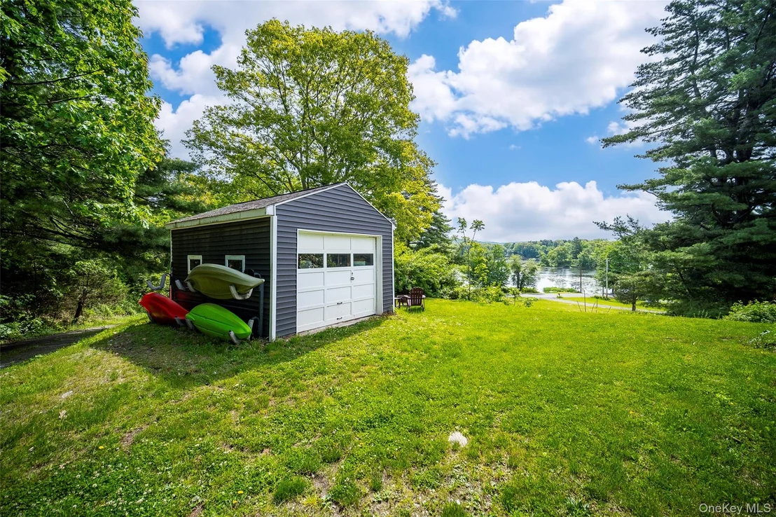 Photo of 559 Lake Road