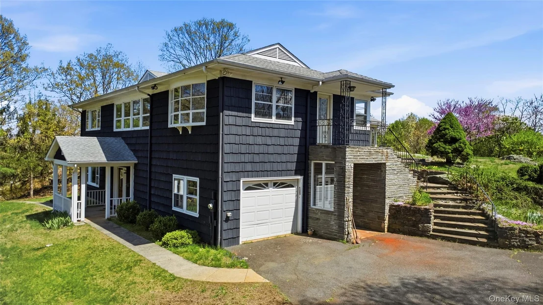 Photo of 27 Allapartus Circle