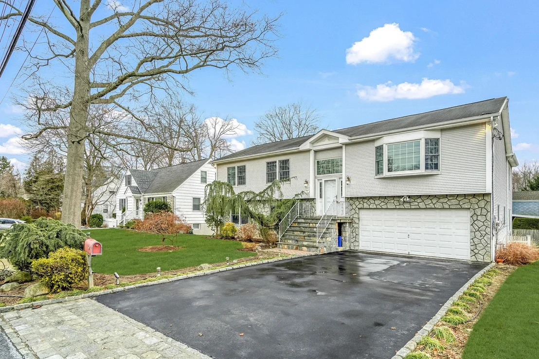 Photo of 9 Adelphi Avenue