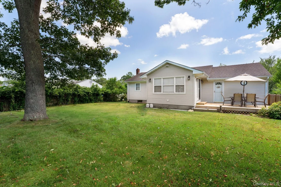 Photo of 23 Staller Boulevard