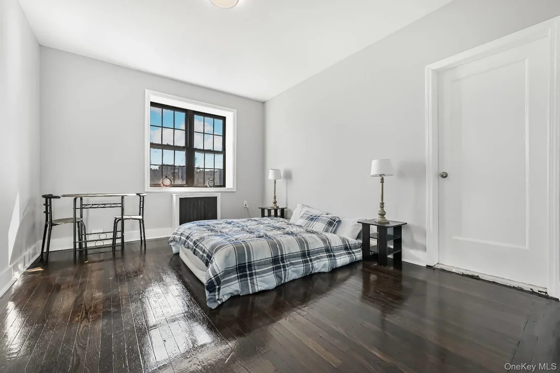 Photo of Unit 2B at 828 Bronx River Road