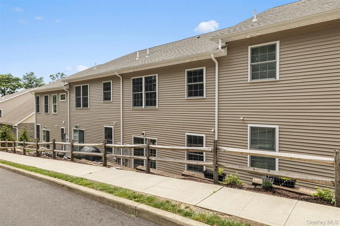 Photo of 28 Pinto Road W