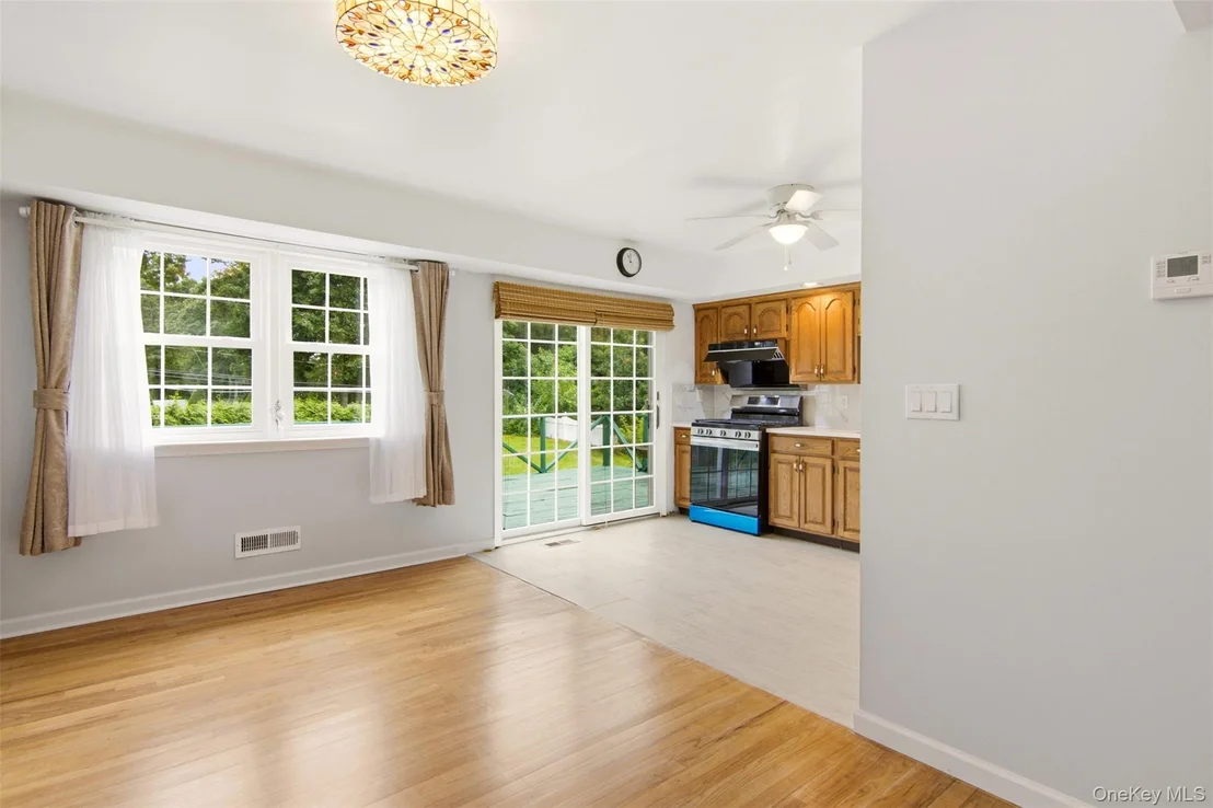 Photo of 15 Apple Lane