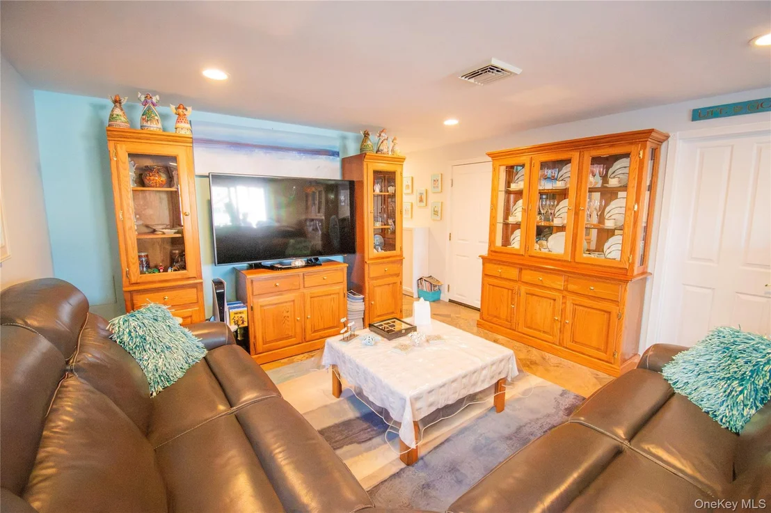 Photo of 3345 Parkway Drive
