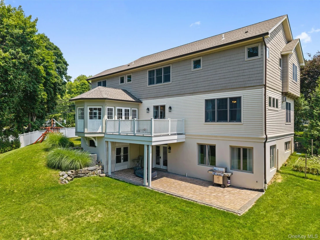 Photo of 2 Castle Hill Close