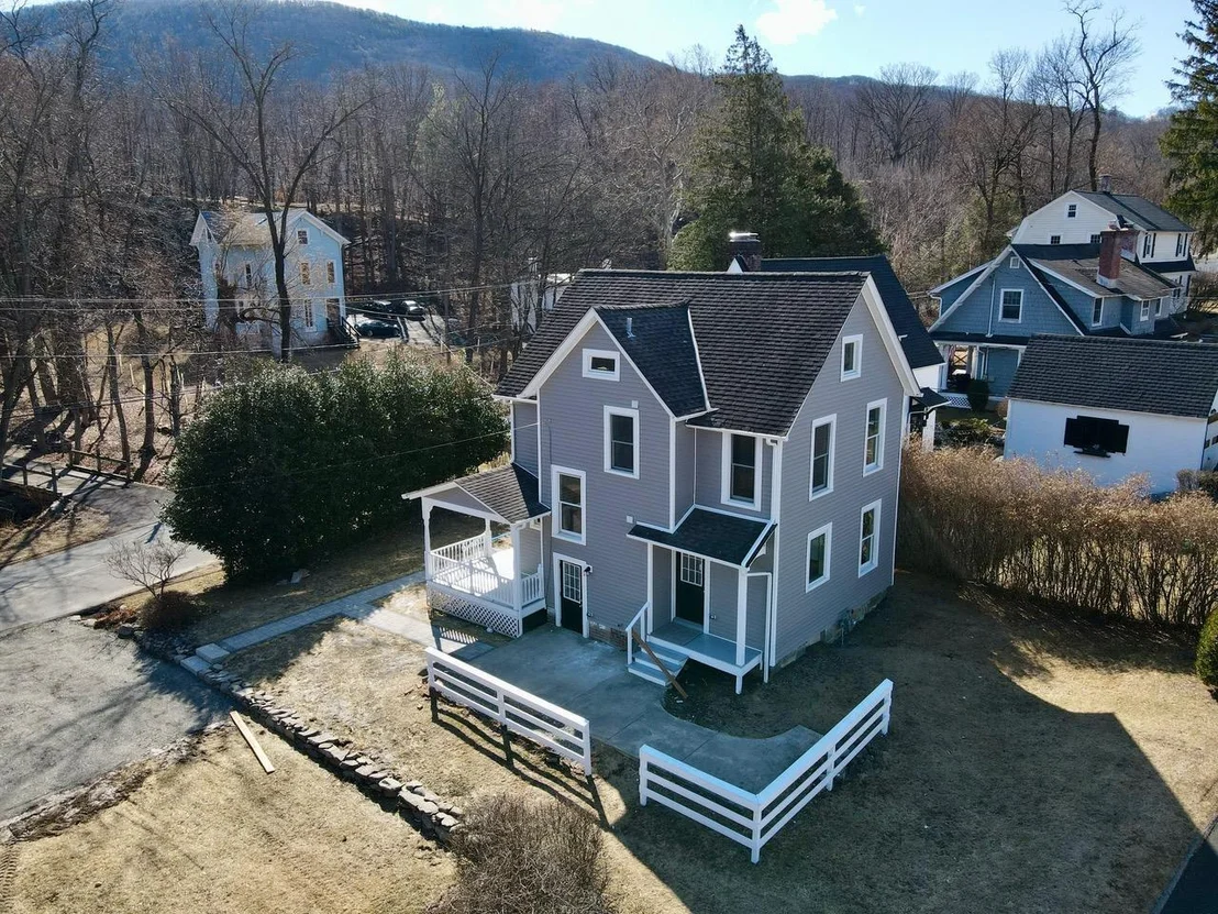 Photo of 14 Mountain Road
