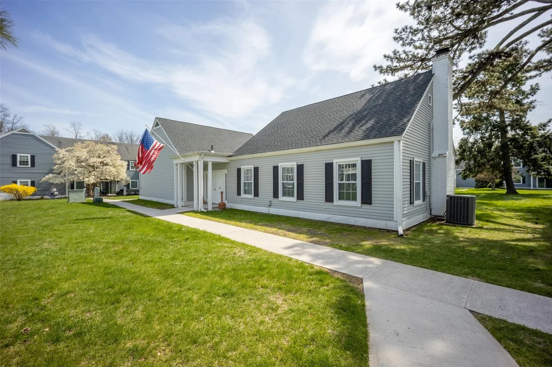 Photo of Unit F at 901 Commons Way