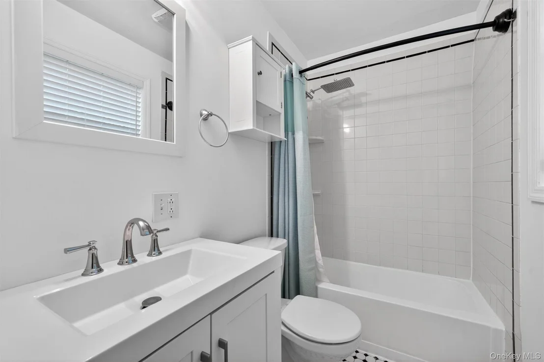 Photo of 21 Lakeview Drive
