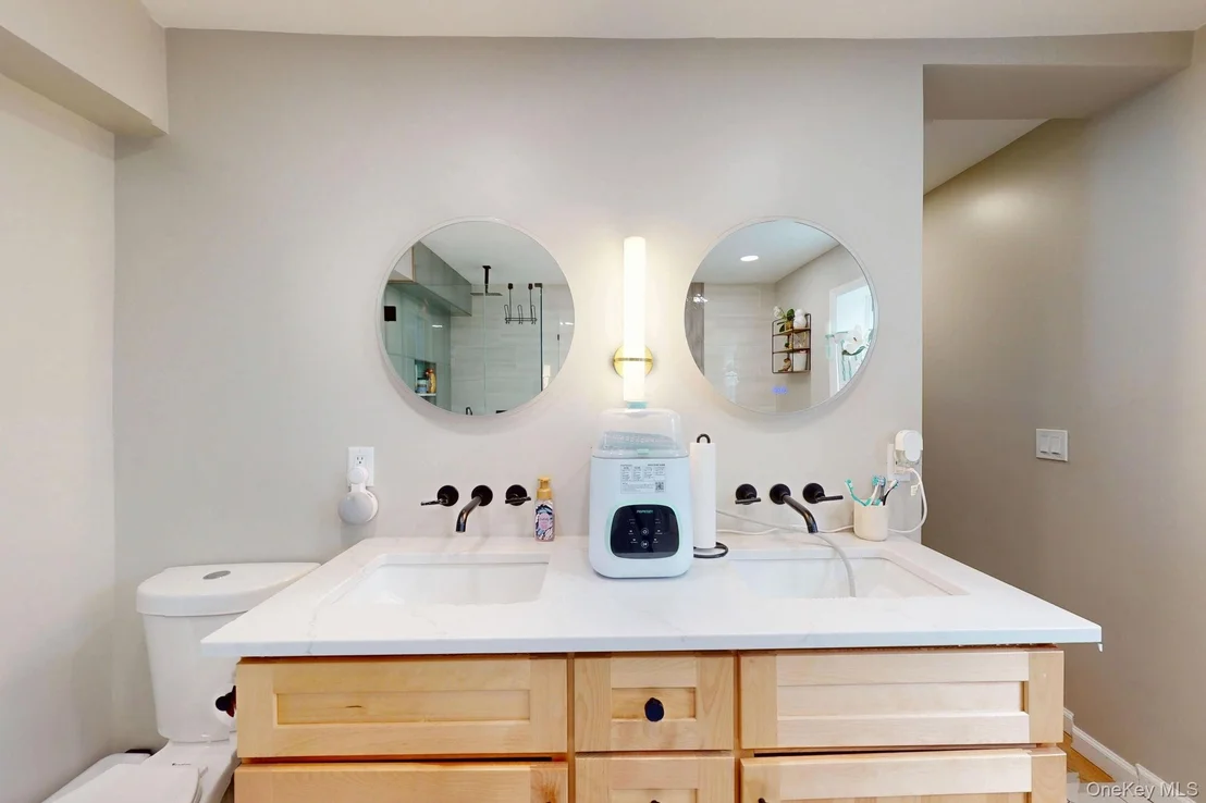 Photo of 44 Roe Avenue