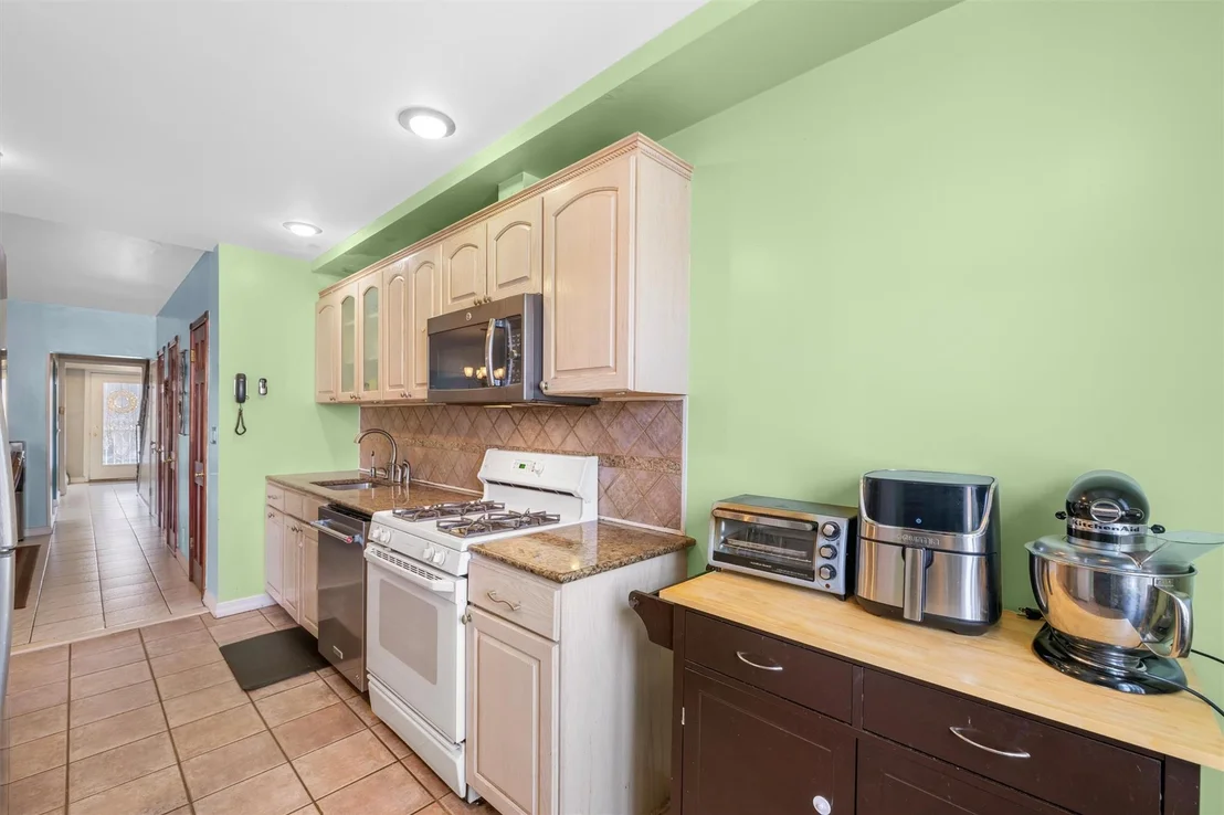 Photo of 2555 Morgan Avenue