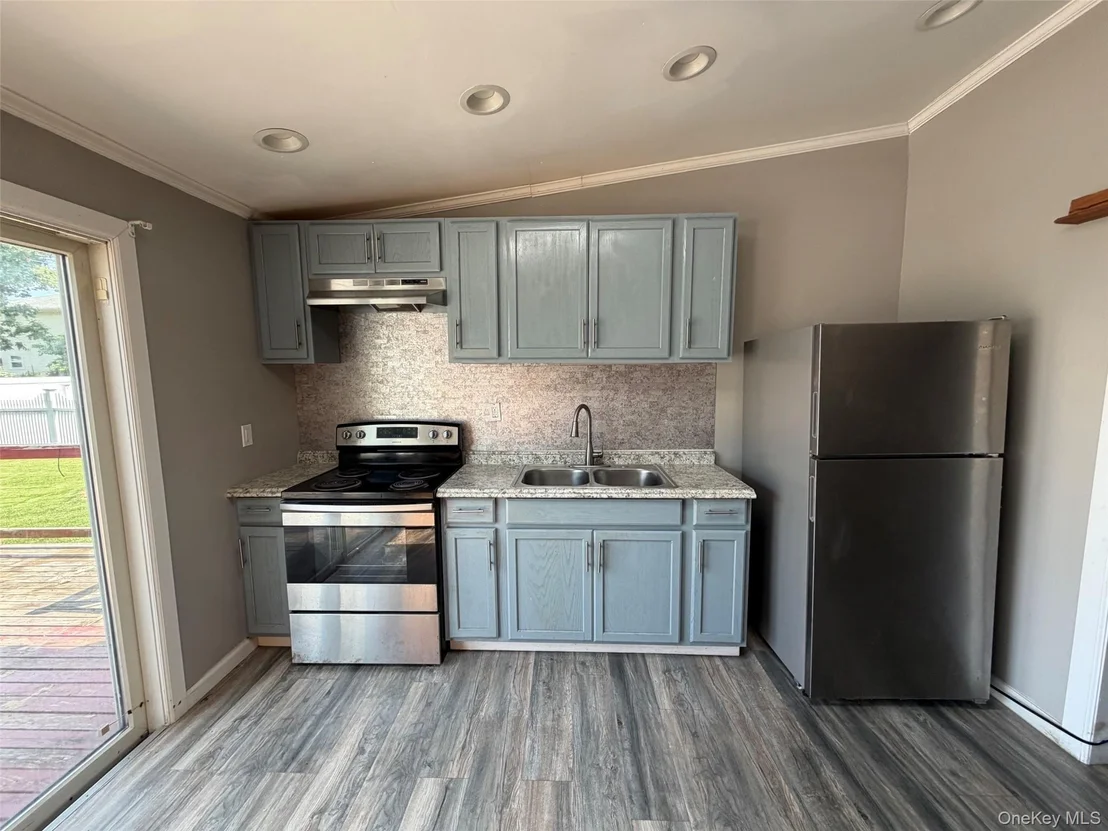 Photo of 300 Beachview Street