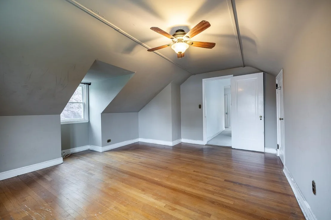Photo of 545 Ridgeway