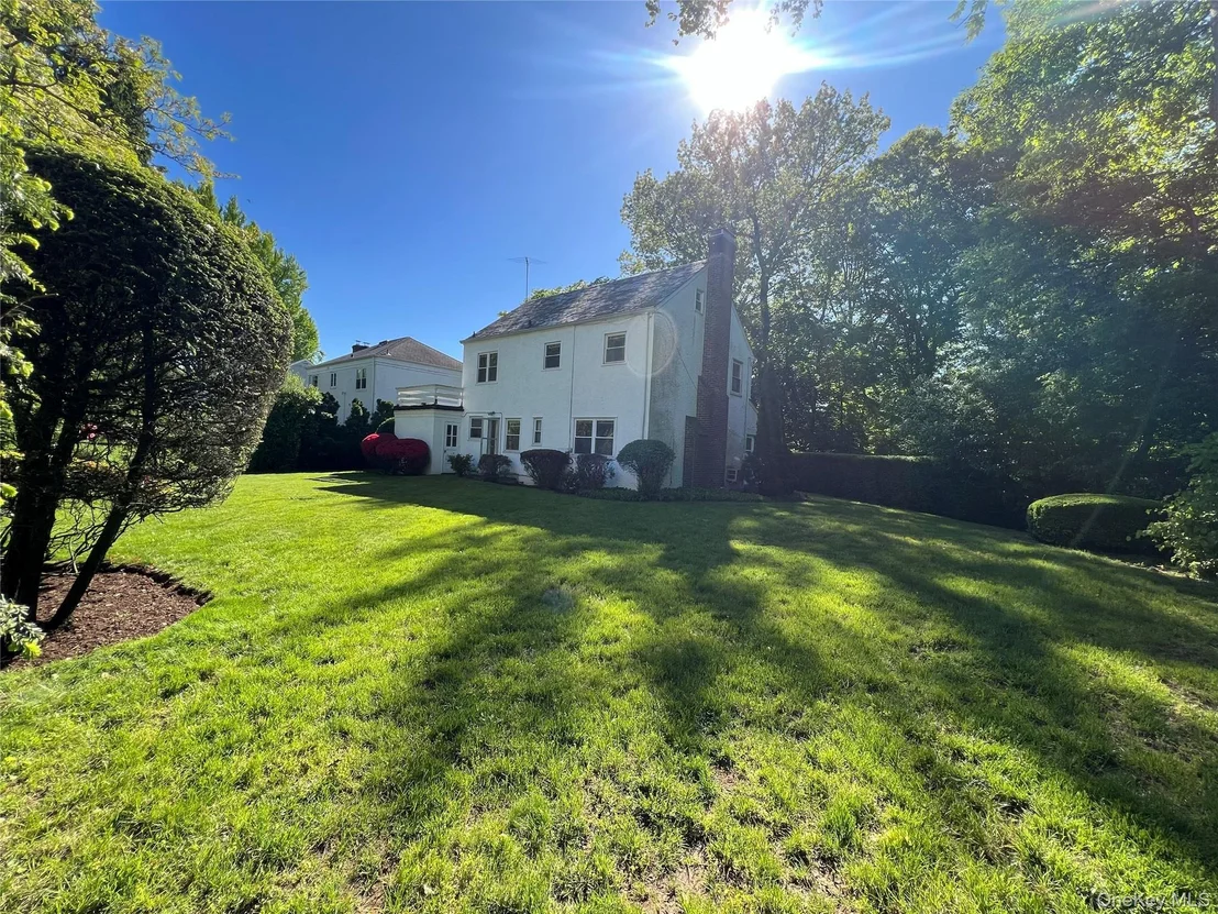 Photo of 395 Packman Avenue